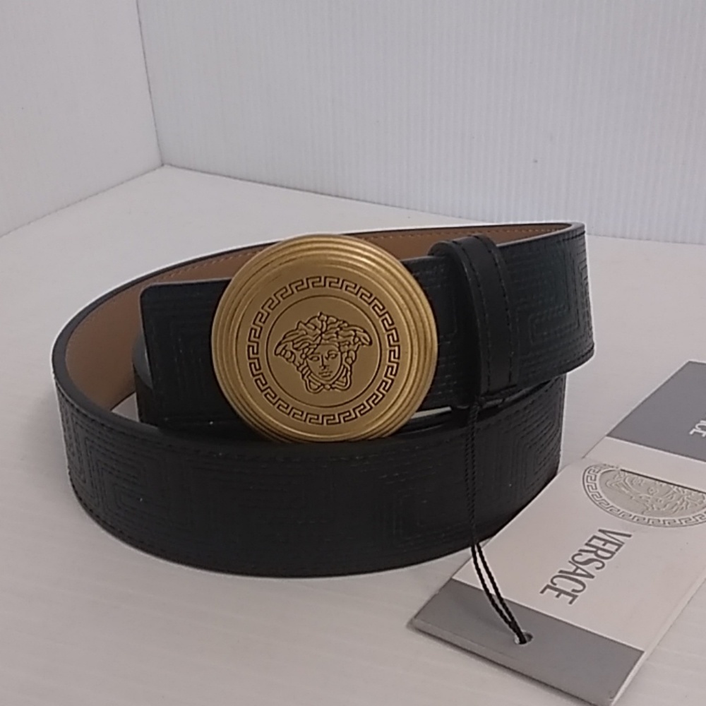 Woman Versace belt gold buckle size 40 inch